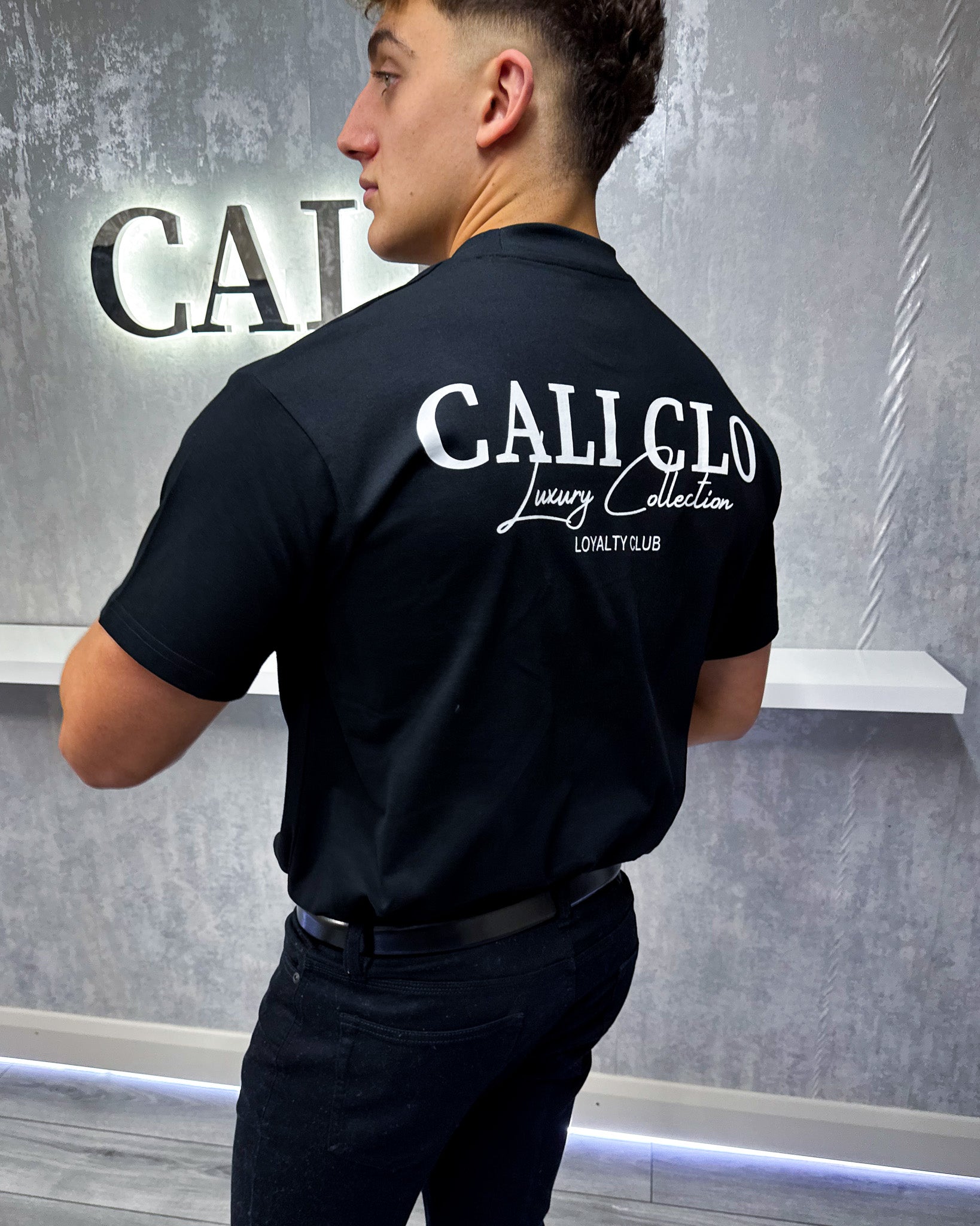 T-shirt à gros caractères (édition limitée) - Noir