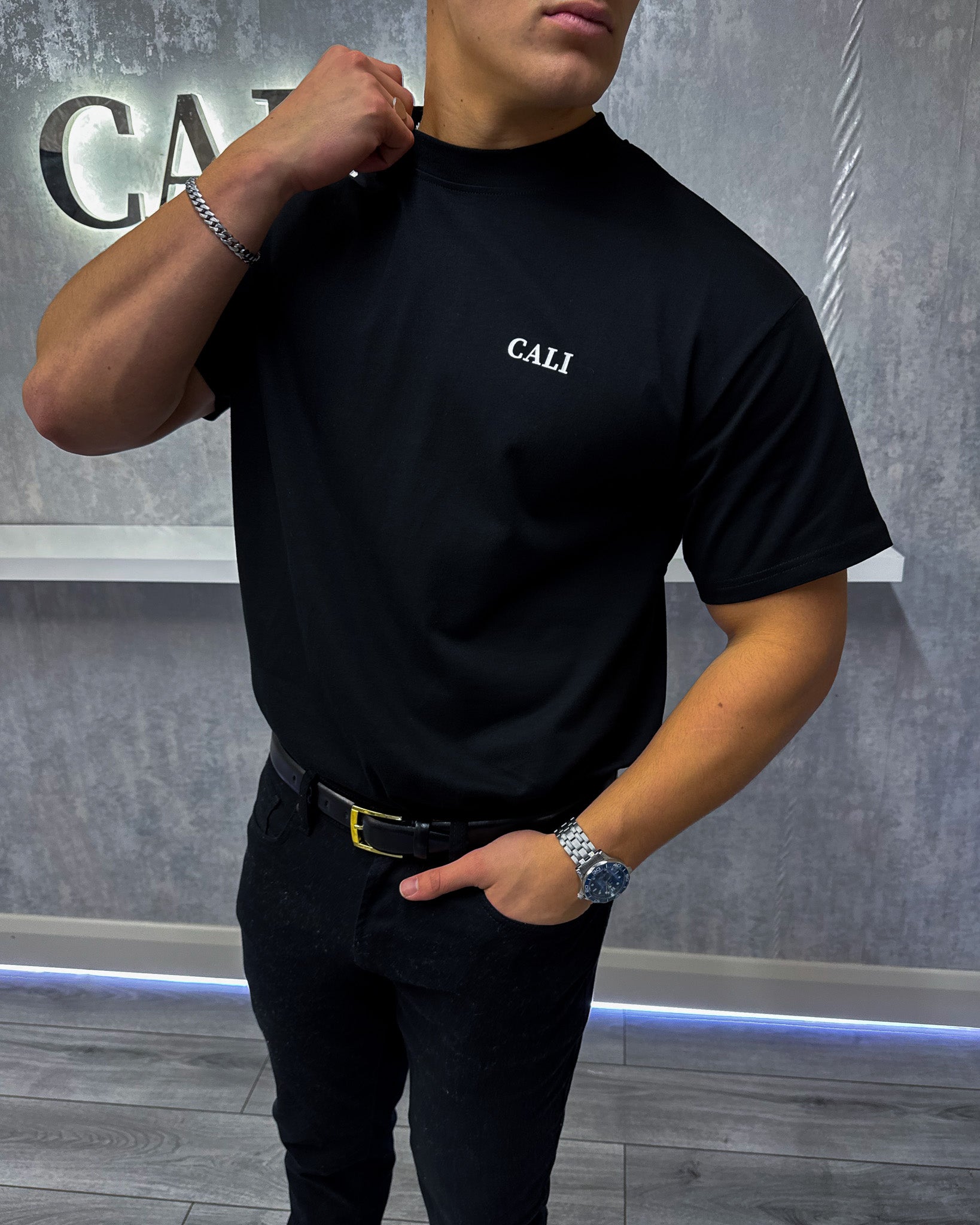 T-shirt à gros caractères (édition limitée) - Noir