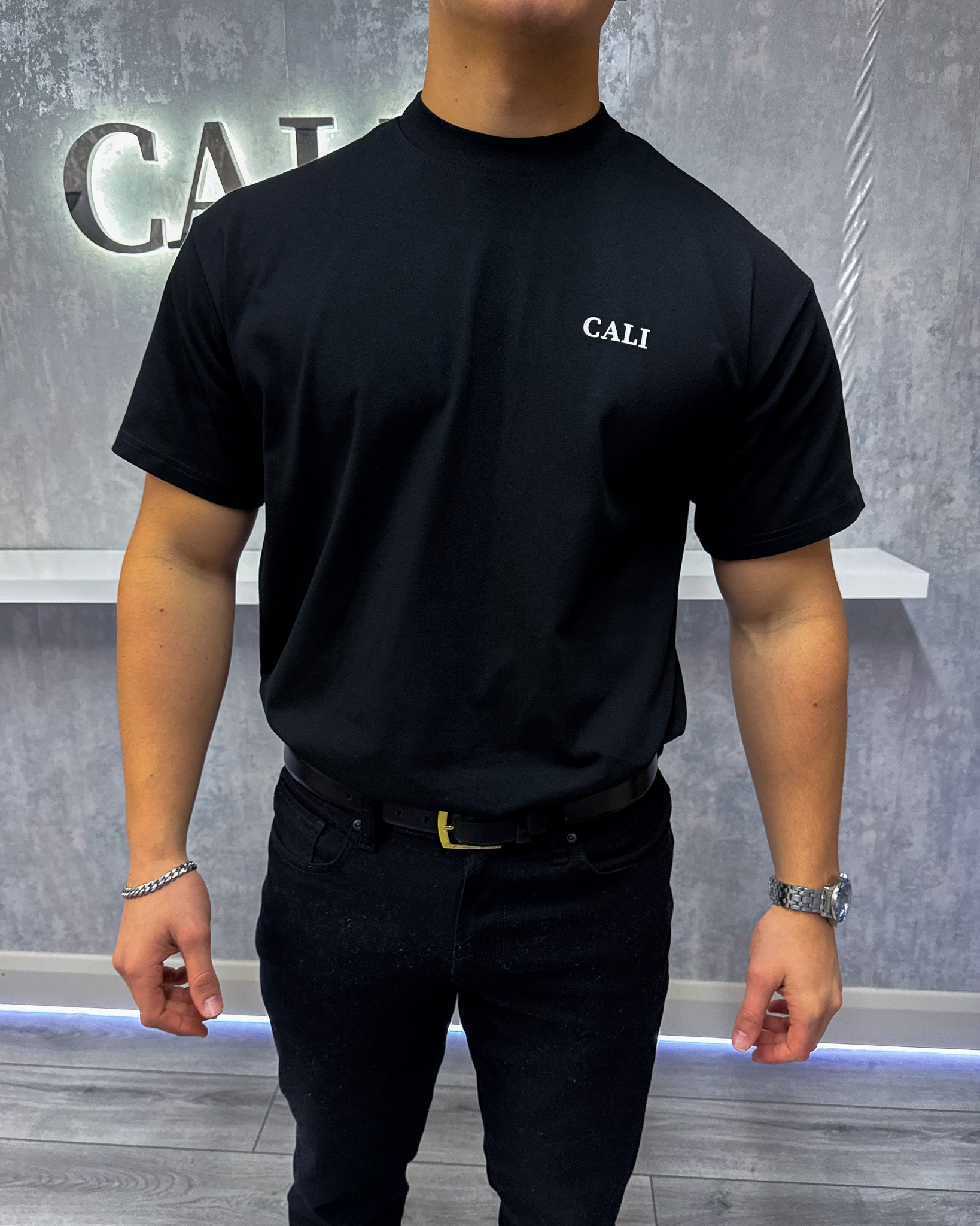 T-shirt à gros caractères (édition limitée) - Noir